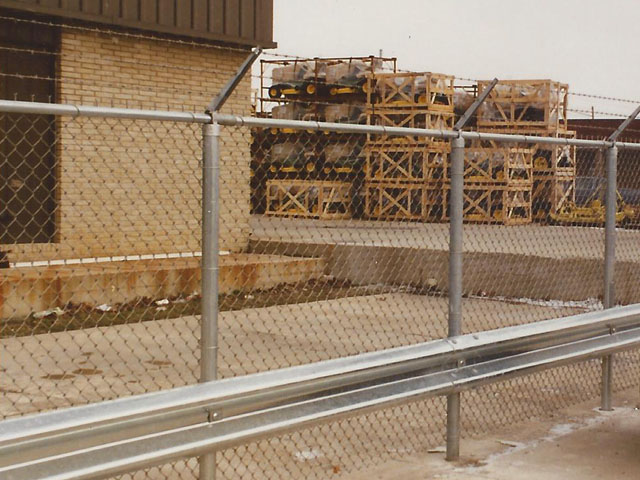 Commercial Chain Link Fence Enclosure with Guard Rail